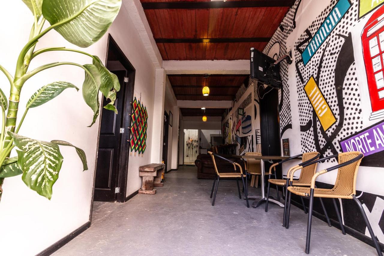 Hostal Real Hostel Саленто Экстерьер фото