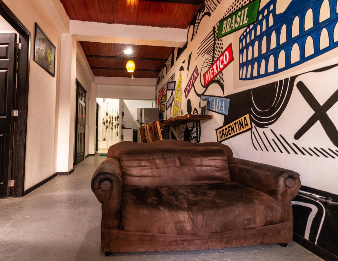 Hostal Real Hostel Саленто Экстерьер фото