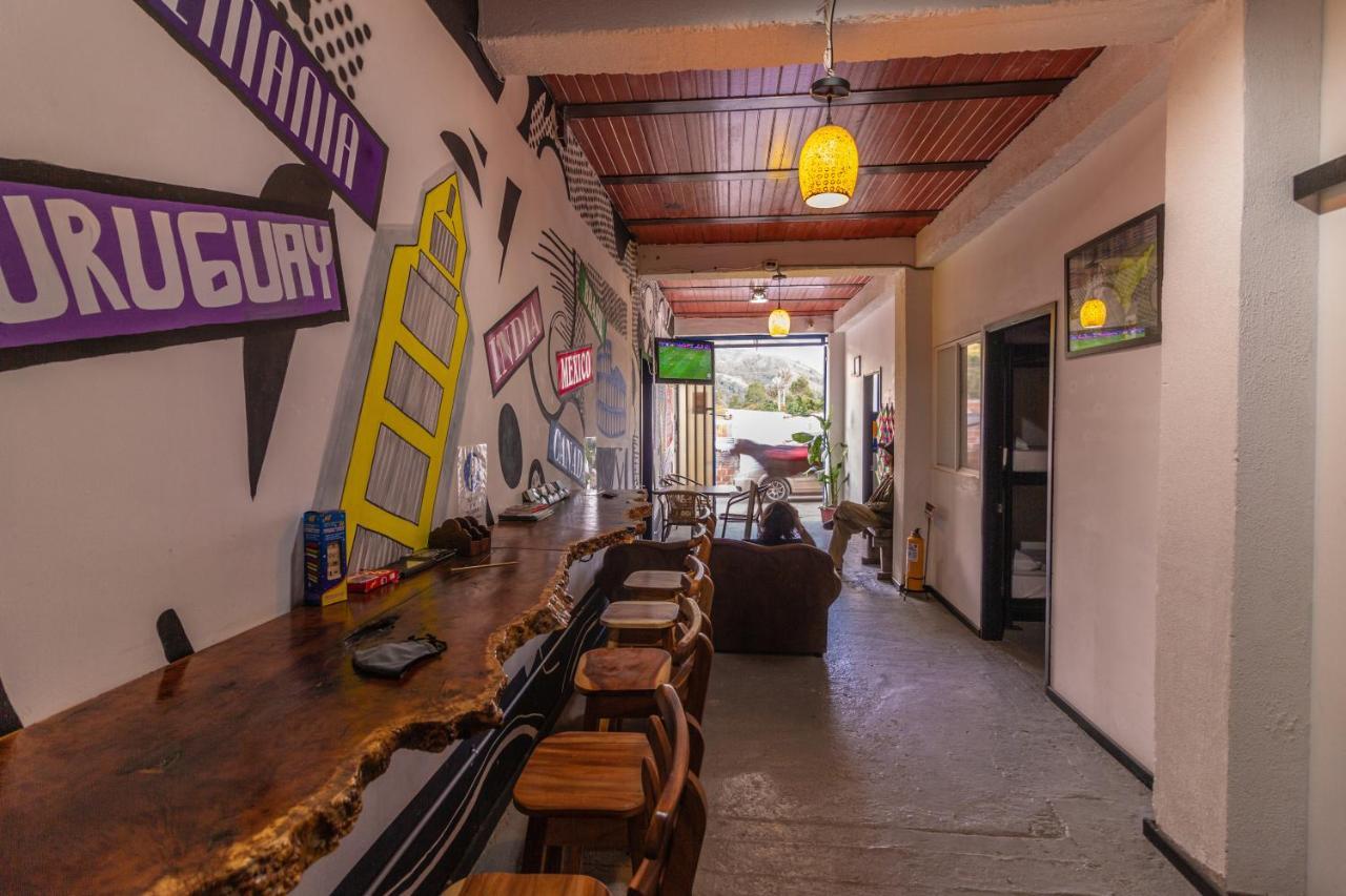 Hostal Real Hostel Саленто Экстерьер фото