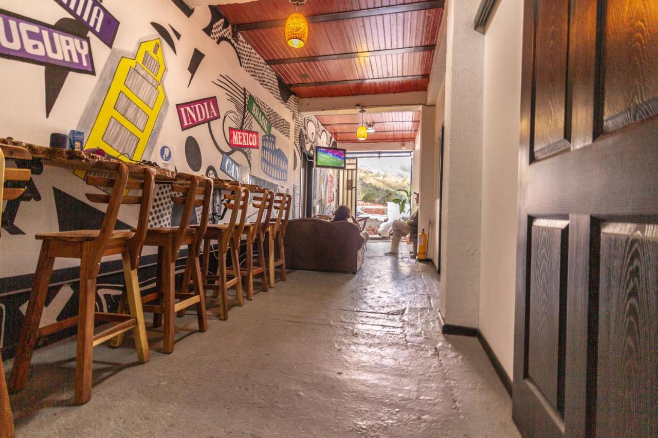 Hostal Real Hostel Саленто Экстерьер фото