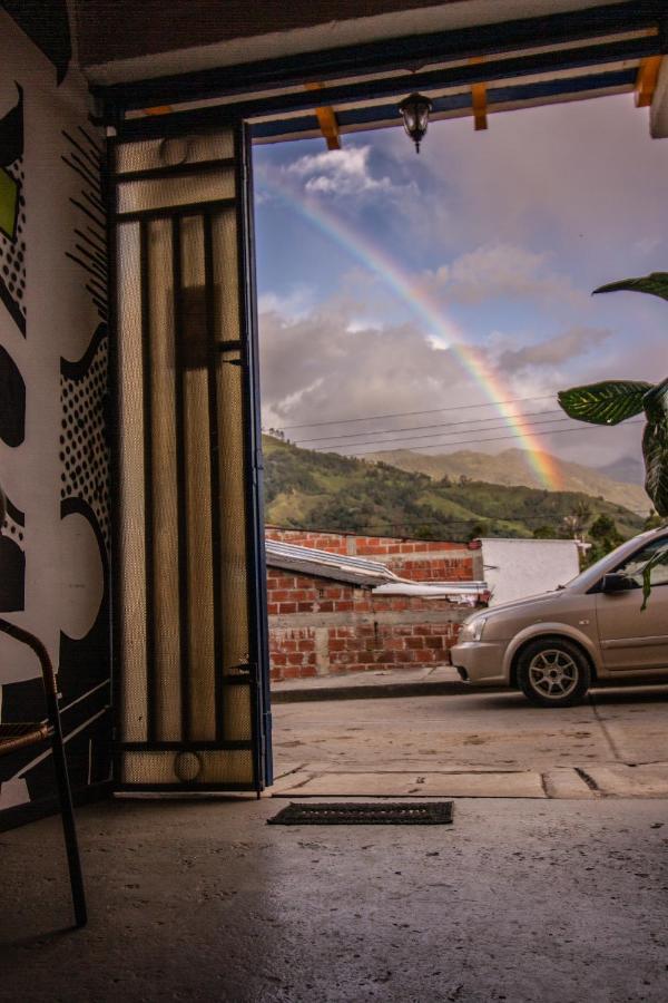 Hostal Real Hostel Саленто Экстерьер фото