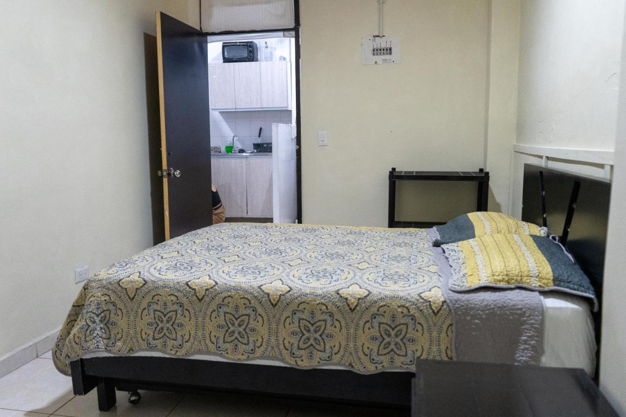 Hostal Real Hostel Саленто Экстерьер фото